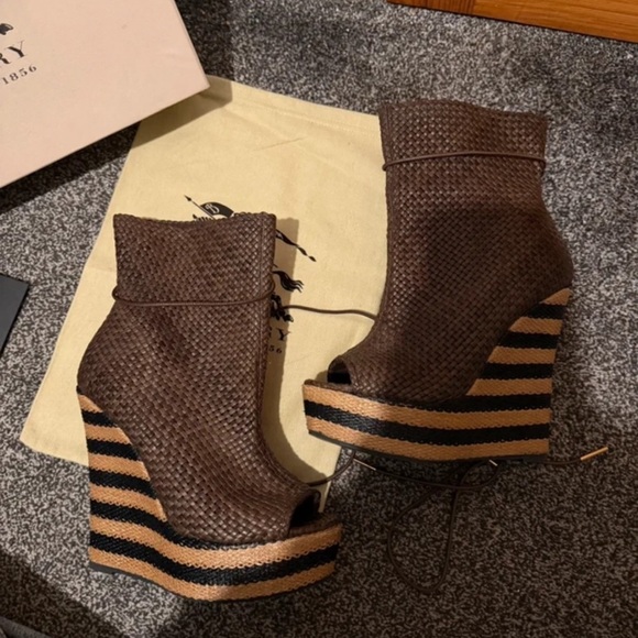 Burberry Brown Woven Peep-Toe Lace-Up Striped Wedge Booties